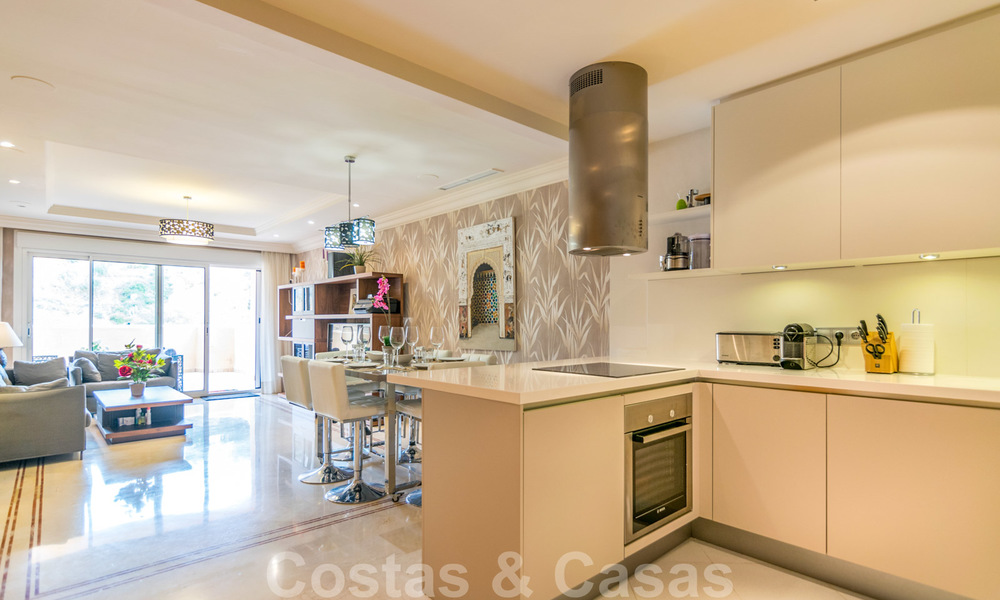 Apartamento en venta con hermosas vistas abiertas, en Nueva Andalucía 20321