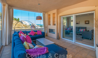 Raro y muy impresionante ático con una enorme terraza y unas vistas al mar increíbles en venta en Nueva Andalucía 20353 