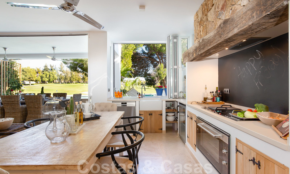 Preciosa casa adosada en primera línea de golf en venta, cerca de las instalaciones y el centro de San Pedro, Marbella 21239