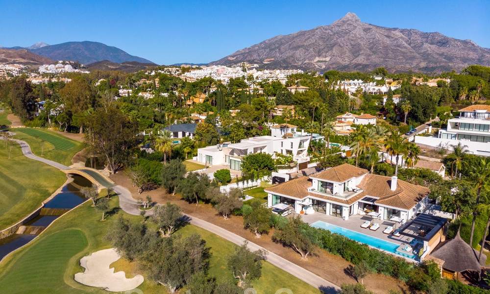 Exquisita villa de lujo moderna-mediterránea en venta, en primera línea de golf en Nueva Andalucía, Marbella 21516