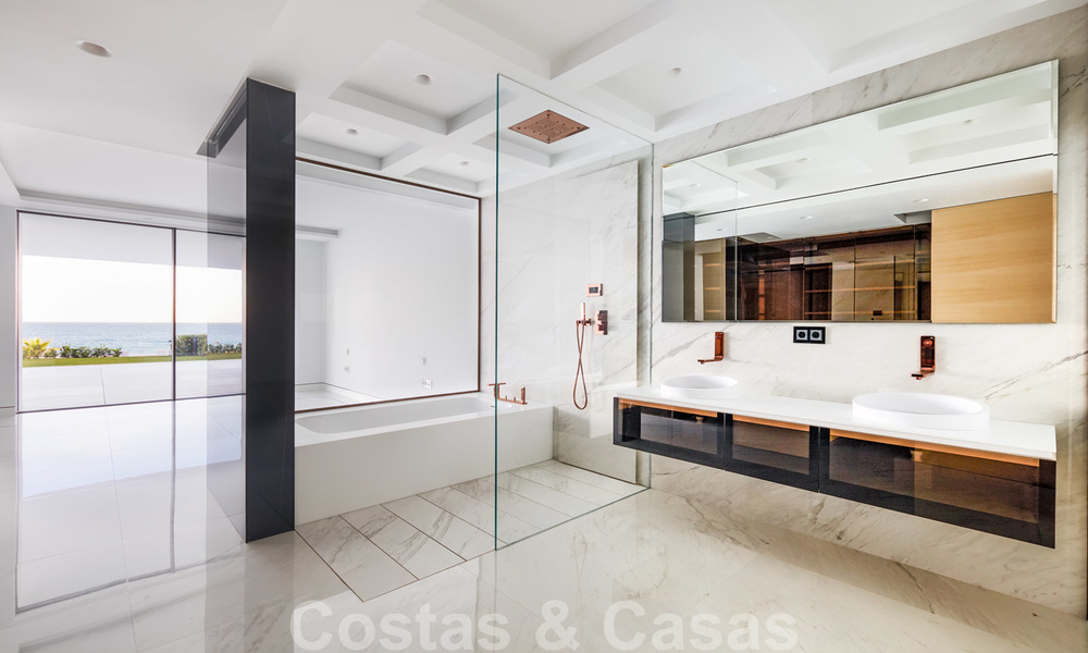Apartamento ultra lujoso y vanguardista frente a la playa en venta en un exclusivo complejo en la Nueva Milla de Oro, Estepona Este 22010