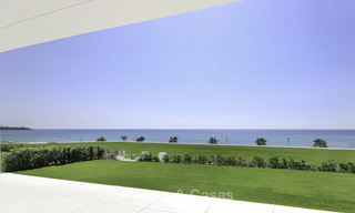 Apartamento ultra lujoso y vanguardista frente a la playa en venta en un exclusivo complejo en la Nueva Milla de Oro, Estepona Este 22037 