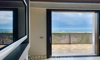 Magnífica villa con vistas panorámicas al mar en venta en un prestigioso complejo de golf 5* en la Nueva Milla de Oro, entre Marbella y Estepona 23333 