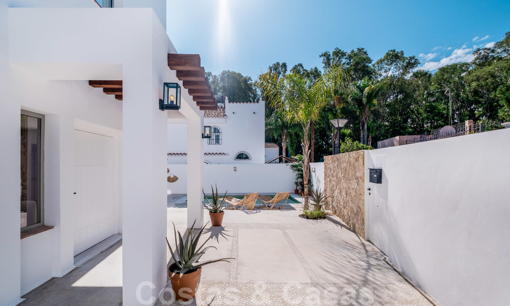 Hermosa villa pareada de estilo Ibiza a la venta, a poca distancia de la playa y el centro de San Pedro - Marbella 23379