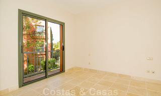 Apartamentos de lujo a la venta con impresionantes vistas al golf y al mar en Marbella - Benahavis 23711 