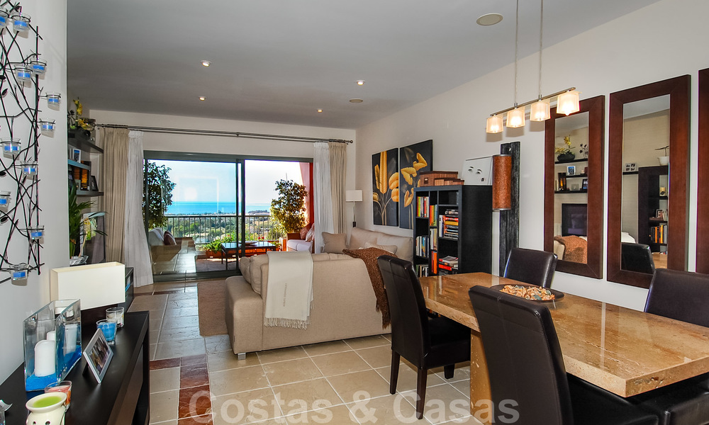 Apartamentos de lujo a la venta con impresionantes vistas al golf y al mar en Marbella - Benahavis 23714
