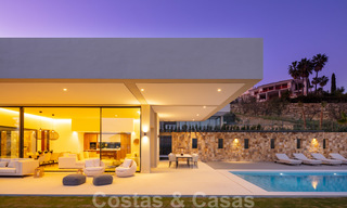 Villas modernas contemporáneas de nueva construcción en venta en Nueva Andalucía, Marbella 24486 