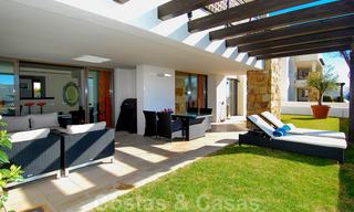 Alanda Los Flamingos Golf: Modernos y espaciosos apartamentos de lujo con vistas al golf y al mar en venta en Marbella - Benahavis 24703 