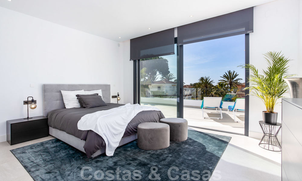 VENDIDO. Hermosa y moderna villa cerca de la playa, lista para mudarse, Marbella Este. Precio reducido. 24777