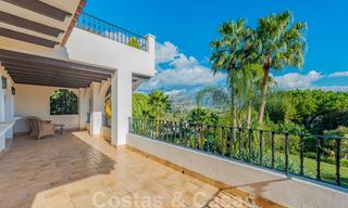 Gran villa de lujo en venta con impresionantes vistas panorámicas sobre el valle del golf, las montañas y el mar Mediterráneo en Nueva Andalucía, Marbella 25056 