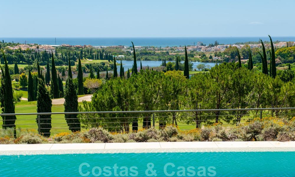 Moderno apartamento en primera línea de golf con preciosas vistas al golf y al mar en venta en Los Flamingos Golf en Marbella - Benahavis 25152