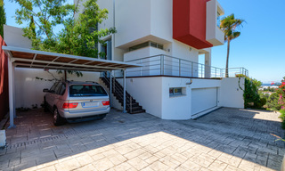 Moderna villa con vistas panorámicas al golf y al mar en venta en Los Flamingos Golf en Marbella - Benahavis 26059 
