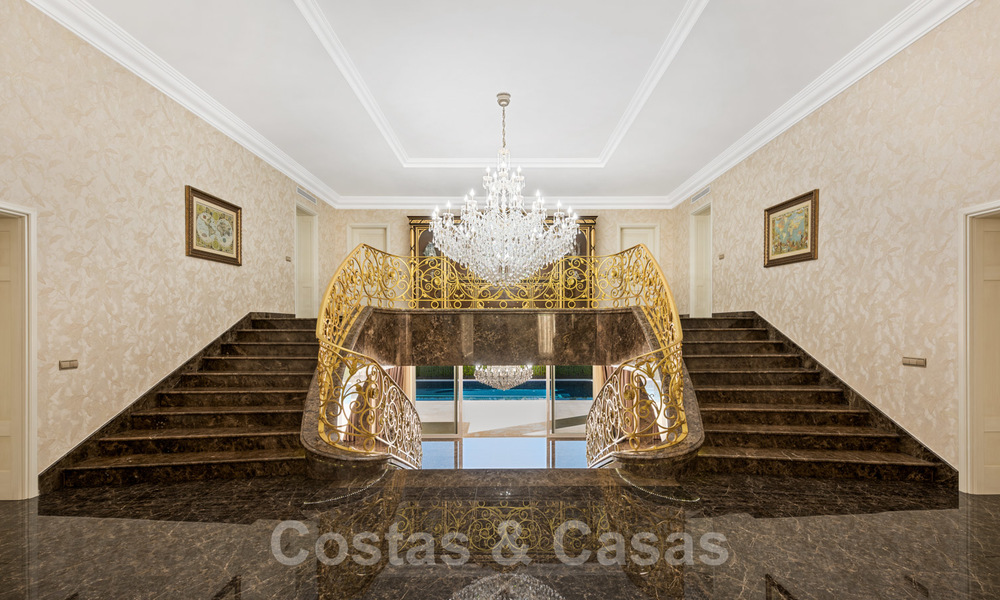 Se vende villa de lujo con vistas panorámicas al mar en Sierra Blanca, Marbella 26407