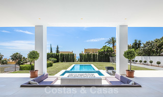 Se vende una lujosa villa renovada de estilo mediterráneo en la exclusiva Cascada de Camojan, en la Milla de Oro de Marbella 27058 