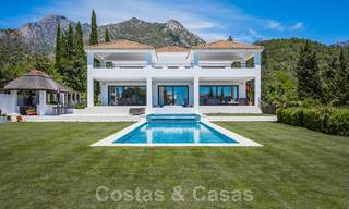 Se vende una lujosa villa renovada de estilo mediterráneo en la exclusiva Cascada de Camojan, en la Milla de Oro de Marbella 27062 
