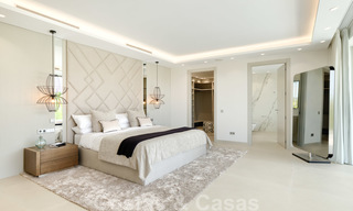 Exclusiva villa nueva y moderna en venta a un paso de Las Brisas golf en el Valle de Nueva Andalucía, Marbella 27473 