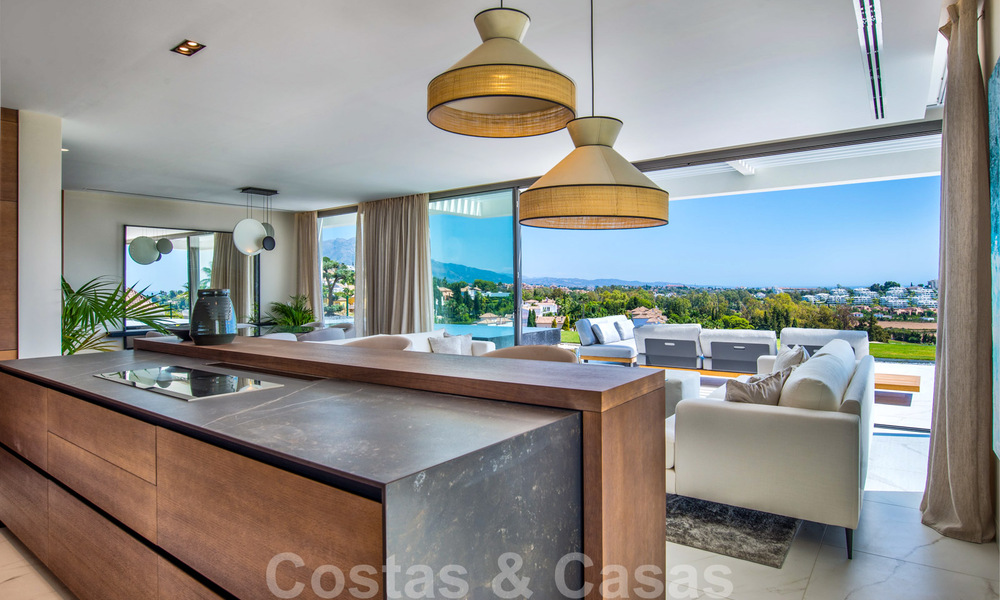 Amplio y moderno apartamento de lujo en venta con piscina privada en una residencia segura en Benahavis - Marbella 29046