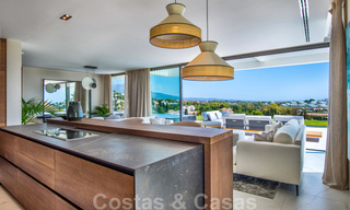 Amplio y moderno apartamento de lujo en venta con piscina privada en una residencia segura en Benahavis - Marbella 29046 