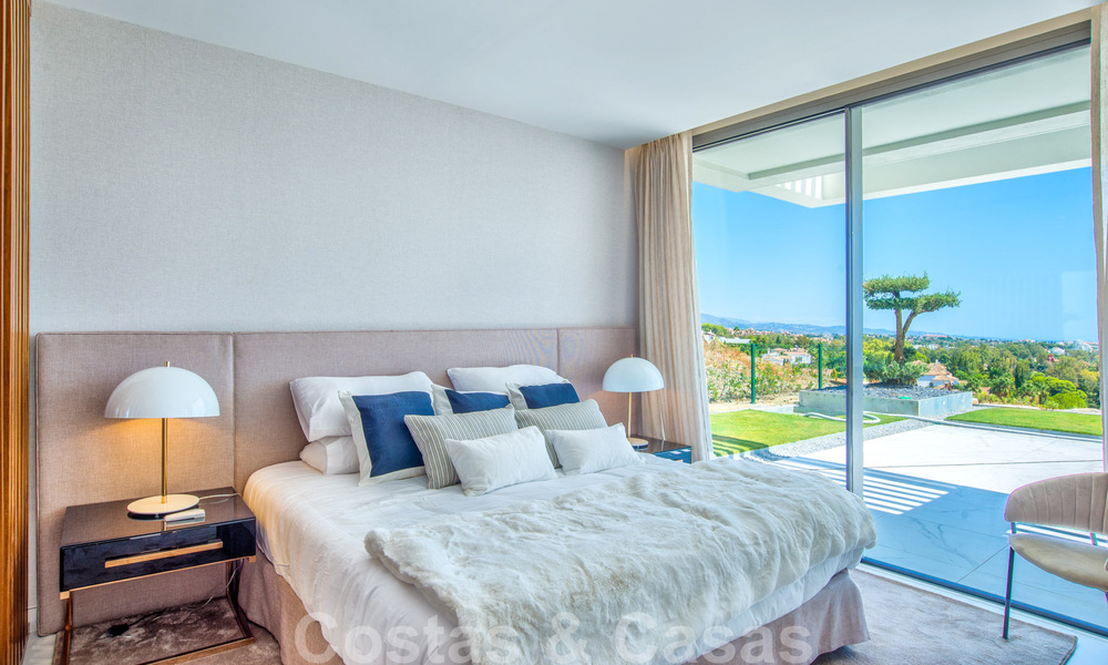 Amplio y moderno apartamento de lujo en venta con piscina privada en una residencia segura en Benahavis - Marbella 29054