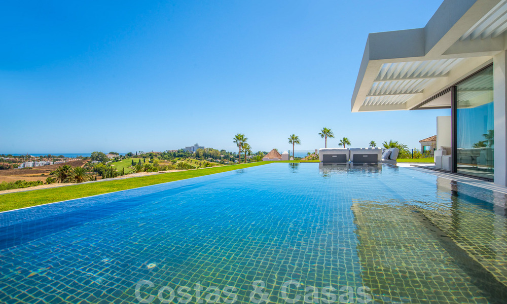 Amplio y moderno apartamento de lujo en venta con piscina privada en una residencia segura en Benahavis - Marbella 29074