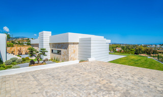 Amplio y moderno apartamento de lujo en venta con piscina privada en una residencia segura en Benahavis - Marbella 29078 