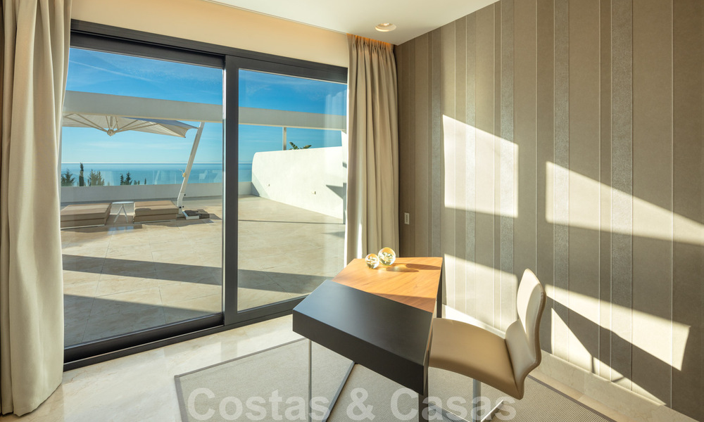 Amplio ático de diseño moderno con impresionantes vistas al mar en venta en Sierra Blanca en la Milla de Oro, Marbella 32668