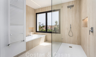 Villa contemporánea con estilo mediterráneo en venta, Marbella - Estepona Este 33718 