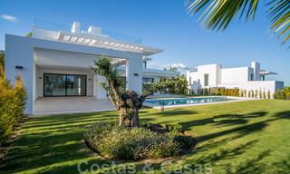Lista para entrar a vivir, nueva villa moderna en venta en un resort de golf de cinco estrellas en Marbella - Benahavis 34484 
