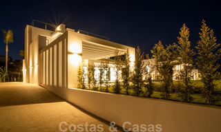 Lista para entrar a vivir, nueva villa moderna en venta en un resort de golf de cinco estrellas en Marbella - Benahavis 34500 