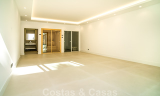 Lista para entrar a vivir, villa moderna de nueva construcción en venta en un resort de golf de cinco estrellas en Marbella - Benahavis 34586 