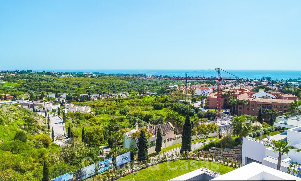 Moderna villa nueva en venta con vistas al mar en un resort de golf de cinco estrellas en Marbella - Benahavis 34601