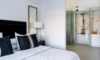 Apartamento reformado con buen gusto en venta con amplia terraza, vistas al mar y a la montaña en la Quinta golf resort, Benahavis - Marbella 34825 