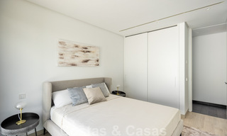 Lista para entrar a vivir, nueva villa de diseño moderno con impresionantes vistas en venta en Marbella - Benahavis 36053 
