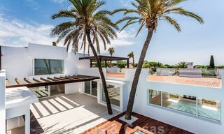 Moderna villa junto a la playa en venta en el este de Marbella con vistas al mar, a tiro de piedra de hermosas y acogedoras playas 36451 