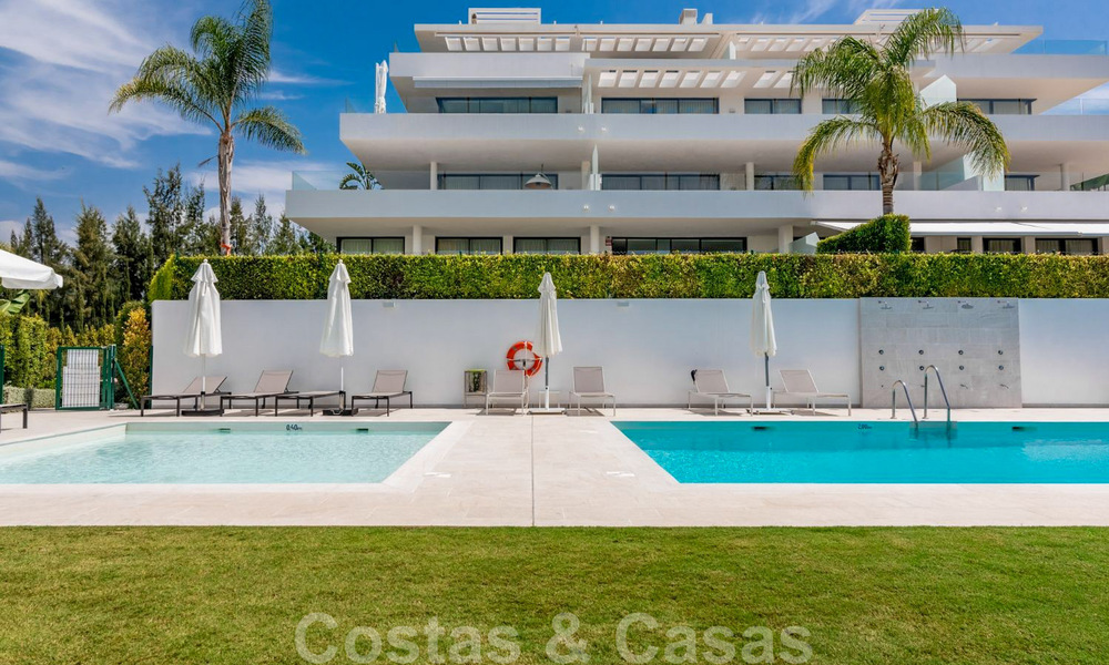Listo para entrar a vivir, ático de diseño moderno de 3 dormitorios en venta dentro de una zona residencial de lujo en Marbella - Estepona 36741