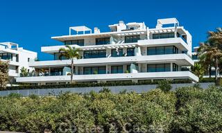 Listo para entrar a vivir, espacioso ático moderno de diseño en venta en un complejo de lujo en Marbella - Estepona 37000 