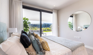 Nueva promoción de apartamentos de lujo en venta con vistas panorámicas al mar y a un campo de golf en Estepona 37436 