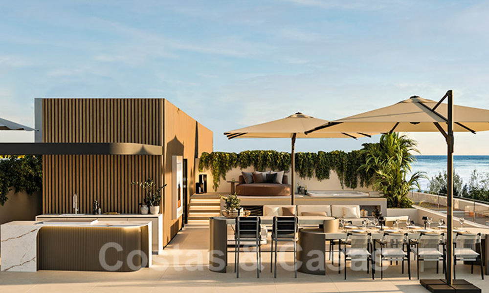 Nueva urbanización frente a la playa. Venta de villas de ultra lujo en primera línea de playa en Marbella 37840