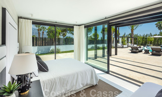 Villa de diseño exclusivo en venta en una zona residencial muy popular en Nueva Andalucía en Marbella, con impresionantes vistas 37947 