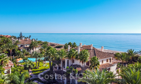 Se vende elegante ático del estilo mediterráneo en frente de la playa con vistas al mar en Los Monteros, Marbella 38092