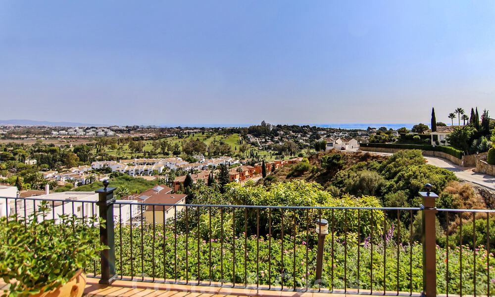 Lujosa villa de estilo clásico español en venta con vistas panorámicas al mar en Benahavis - Marbella 38769