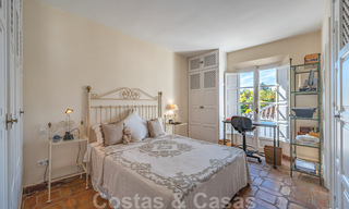 Encantadora y pintoresca casa en venta en una zona residencial vigilada de la Milla de Oro en Marbella 39412 