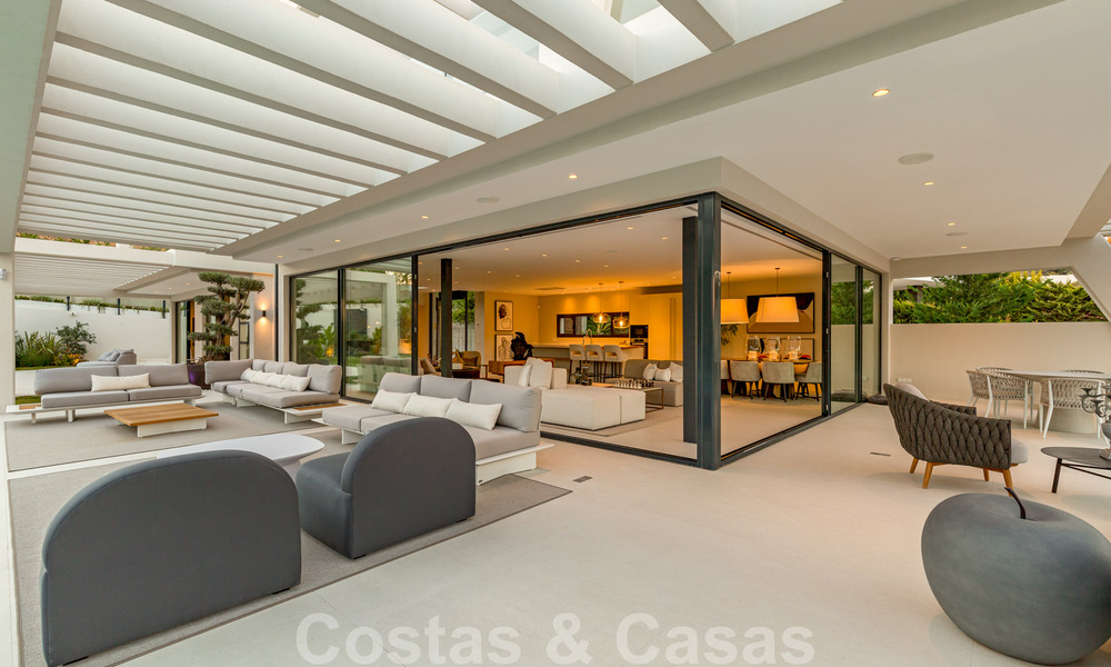 Lista para mudarse, villa moderna y de lujo en venta en Nueva Andalucía, Marbella 39904
