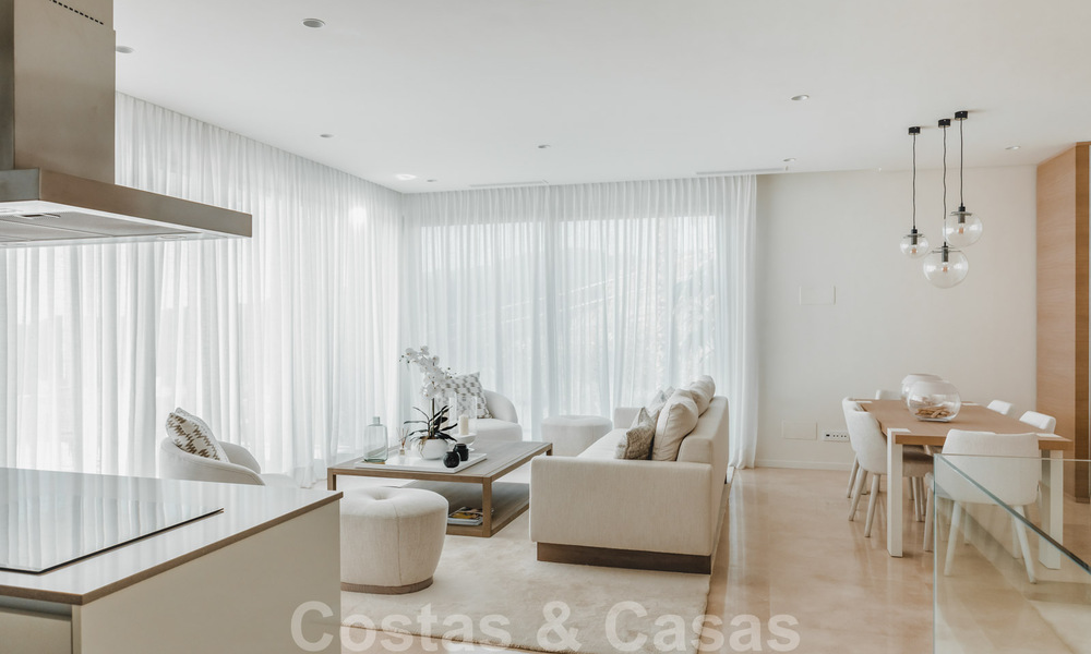 Listos para entrar a vivir, modernos - Apartamentos de lujo andaluces en venta con vistas al mar en Benahavis - Marbella 40256