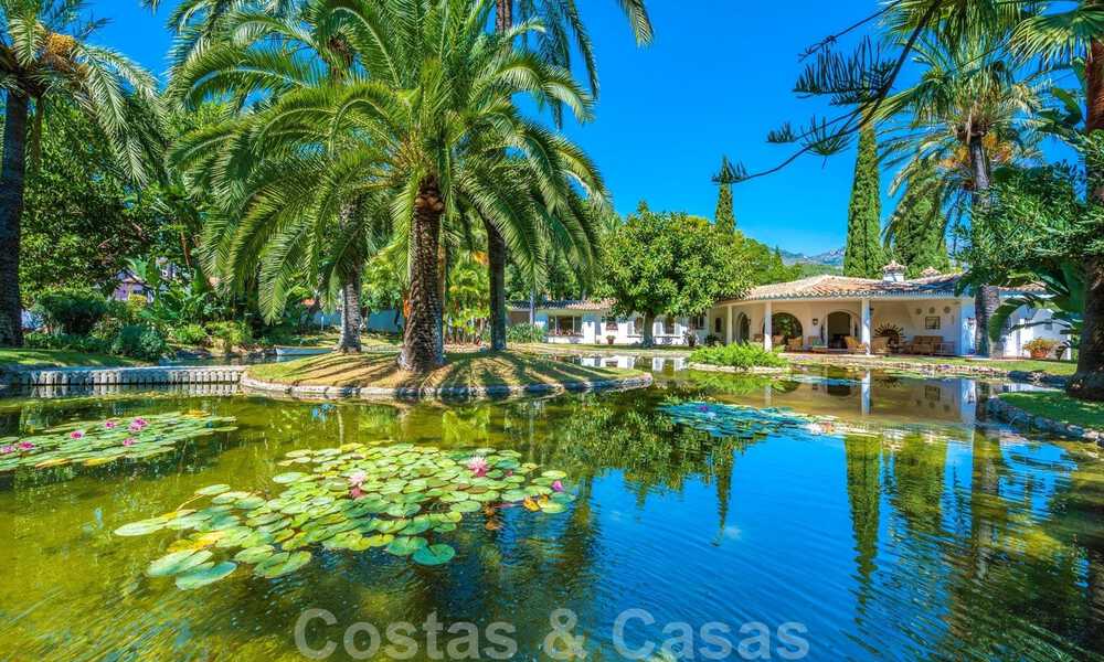 Mediterráneo, bungalow - villa en venta con hermoso estanque en la Milla de Oro, Marbella 40336