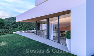 Villa contemporánea y moderna en venta, ubicada en un entorno natural, con impresionantes vistas al valle y al mar, en un complejo cerrado en Benahavis - Marbella 40515 