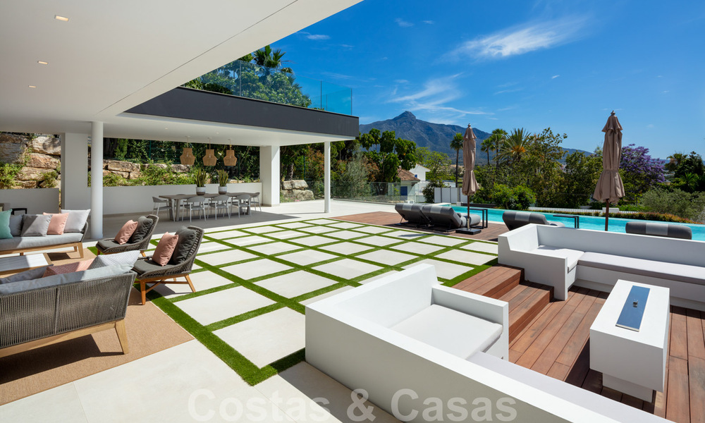 Lujosa villa de estilo LA en venta, con vistas despejadas a La Concha, en Nueva Andalucía - Marbella 41722