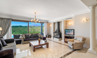 Villa lujosa en venta con vistas al mar en Benahavis - Marbella 41979 