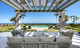 Prestigiosa villa de lujo de estilo mediterráneo en venta con impresionantes vistas panorámicas al mar en Benahavis - Marbella 43437 