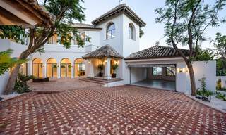 Prestigiosa villa de lujo de estilo mediterráneo en venta con impresionantes vistas panorámicas al mar en Benahavis - Marbella 43506 